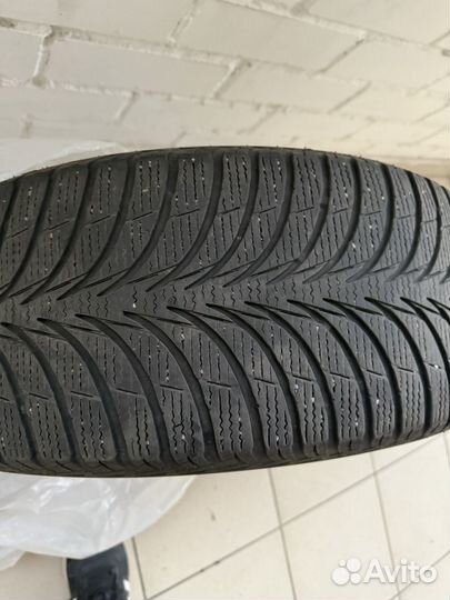 Goodyear UltraGrip Ice+ 215/55 R17 94