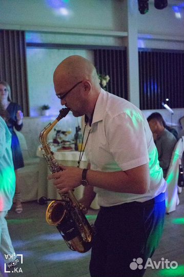 Саксофонист, живая музыка на мероприятие