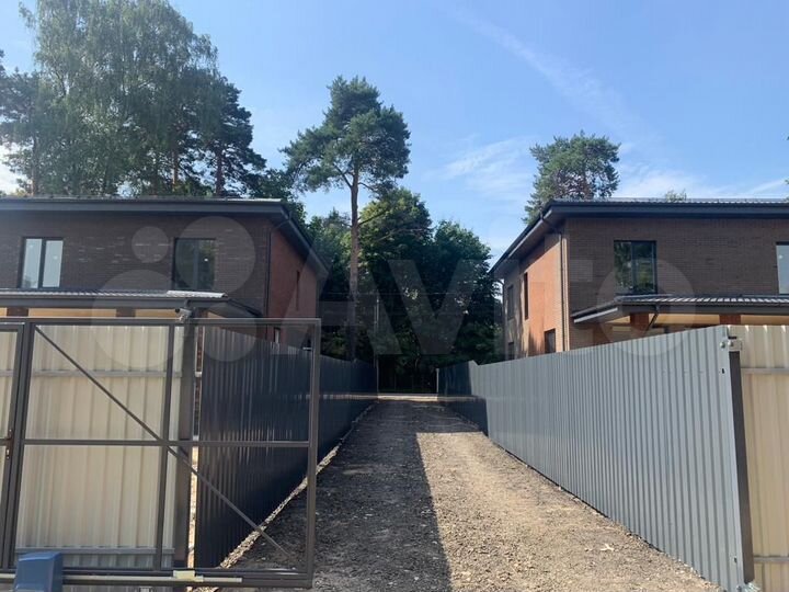 Коттедж 208,5 м² на участке 9,1 сот.