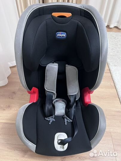Детское автокресло Chicco isofix 9-18кг, 15-36кг