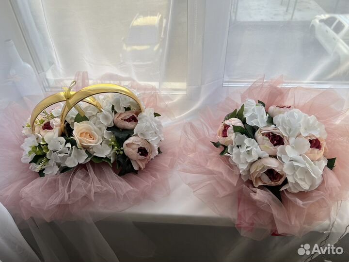 Свадебные украшения на автомобиль