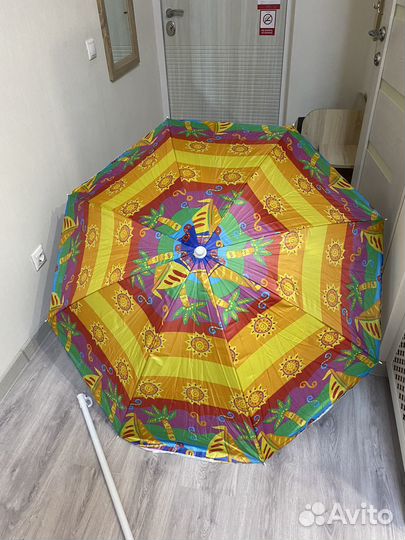 Зонт пляжный, средний размер, мало б/у