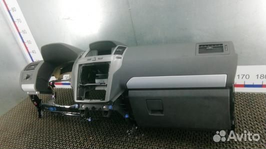 Панель приборов (торпедо) opel zafira B (4BR17IS01