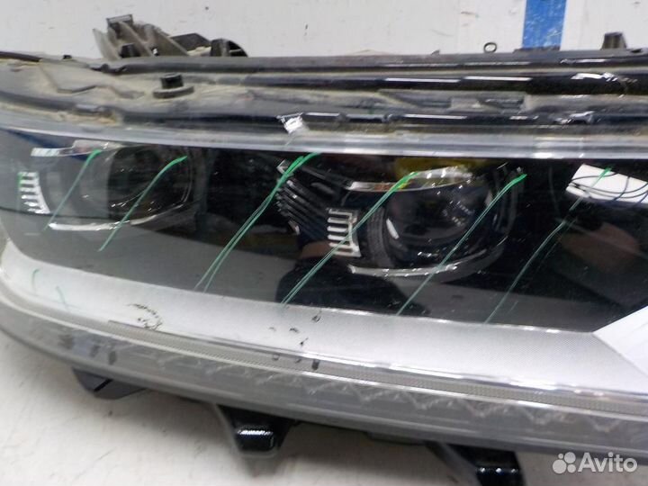 Фара правая Volkswagen Passat