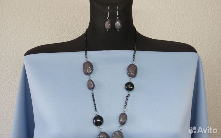 Комплект бижутерии серьги и бусы