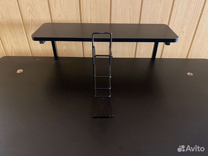Компьютерный стол на металлокаркасе