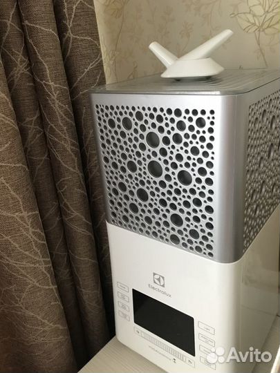 Увлажнитель Electrolux EHU-3815D