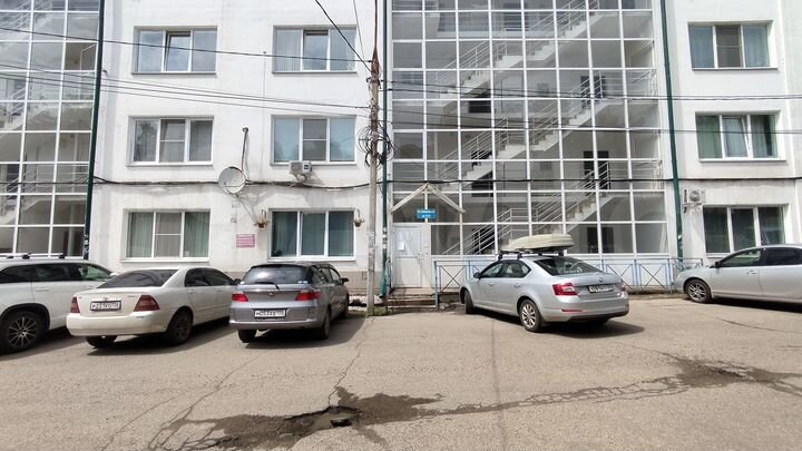 2-к. квартира, 61 м², 1/4 эт.