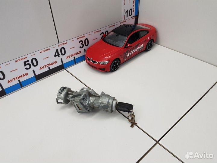 Замок зажигания с ключом