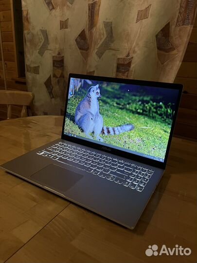 Стильный ноутбук Asus с подсветкой(i3-10)