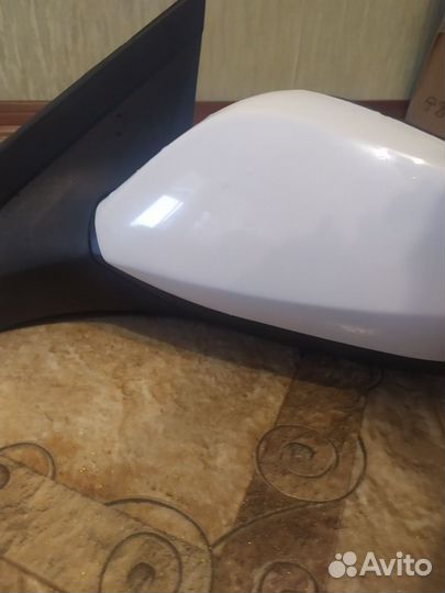 Зеркало левое