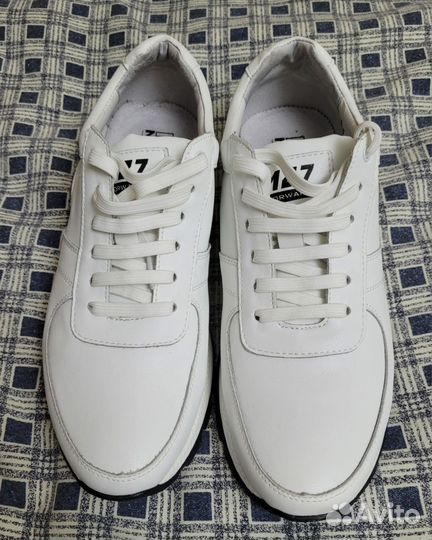 Кроссовки мужские размер 44