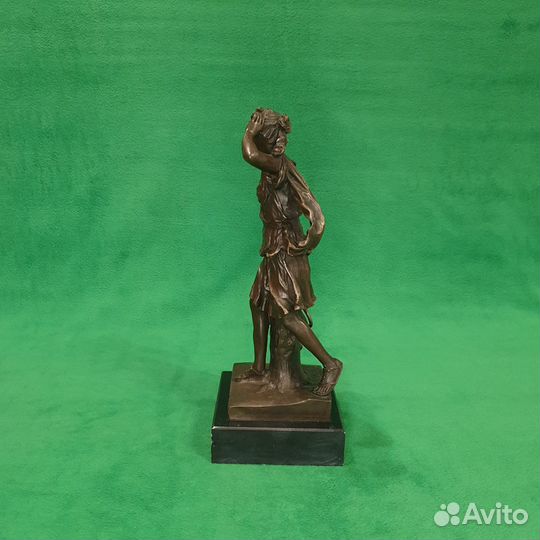 Бронзовая скульптура Диана Бургундская