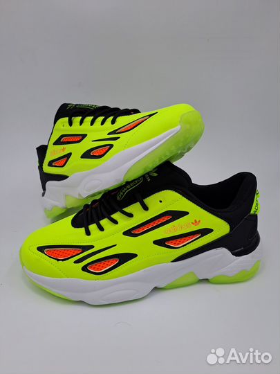 Кроссовки adidas ozweego