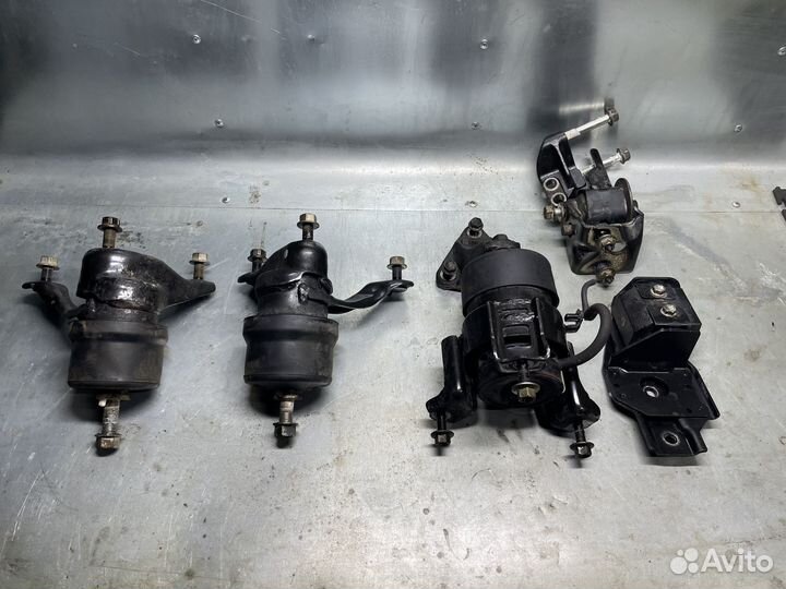 Highlander 3 III RX 2013- Подушка Двигателя опора