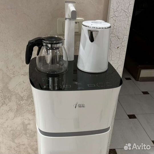 Кулер с чайным столиком (тиабар)