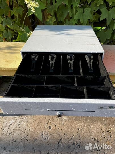 Ящик для денег