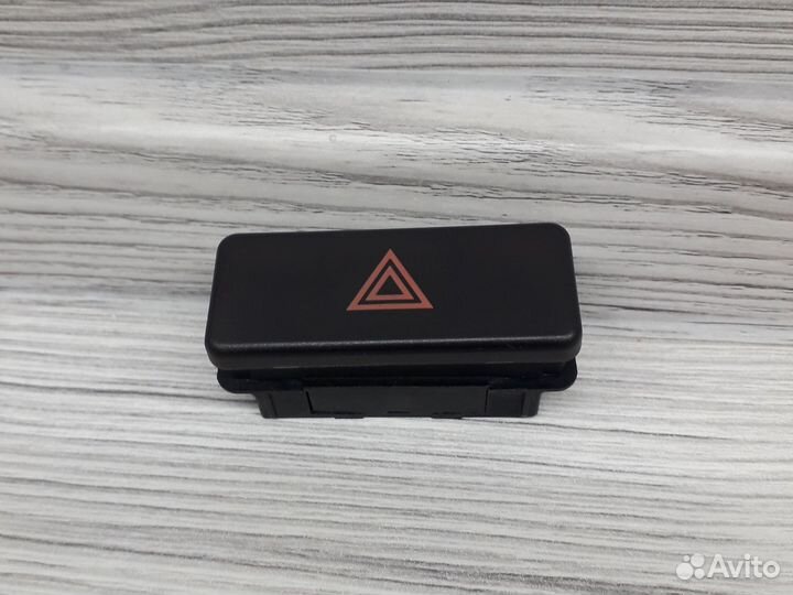 Кнопка аварийки bmw Е36 Е34 Е31