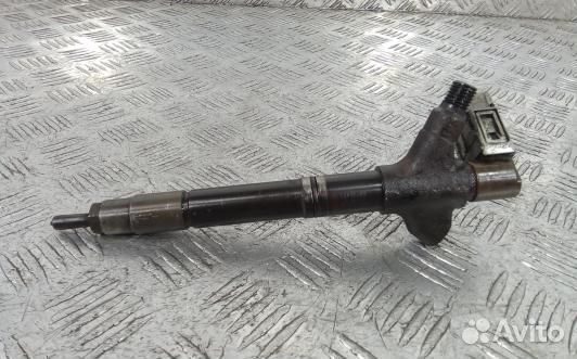 Форсунка дизельная toyota avensis T27 (YBE15AL03)
