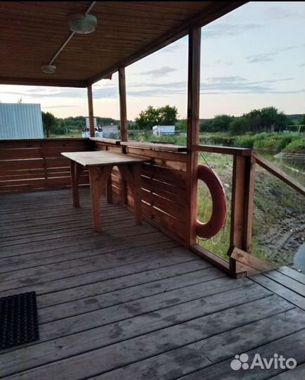 Баня на пруду