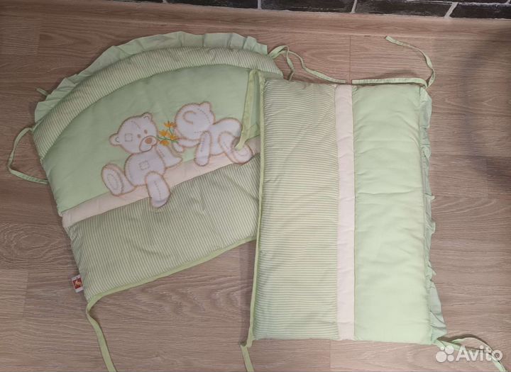 Бортики в кроватку + постельный комплект