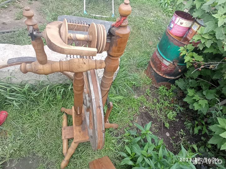Прялка деревянная старинная