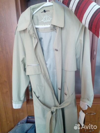 Продается плащ