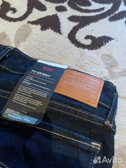 Джинсы levis 711