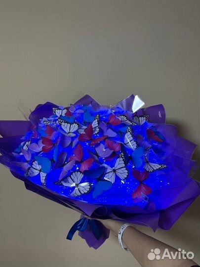 Светящиеся букеты из бабочек