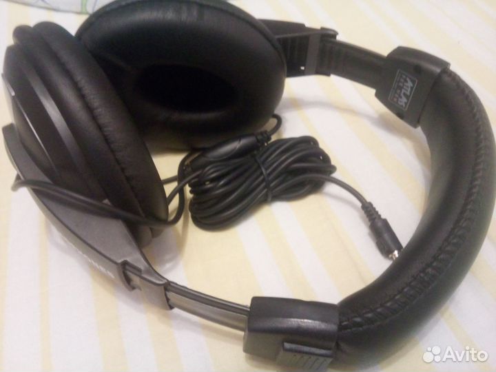 Наушники полноразмерные проводные stereo