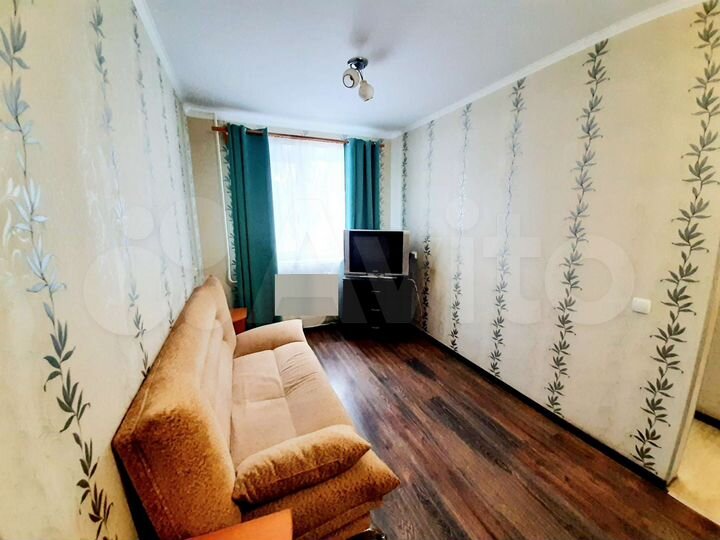 2-к. квартира, 42 м², 1/9 эт.