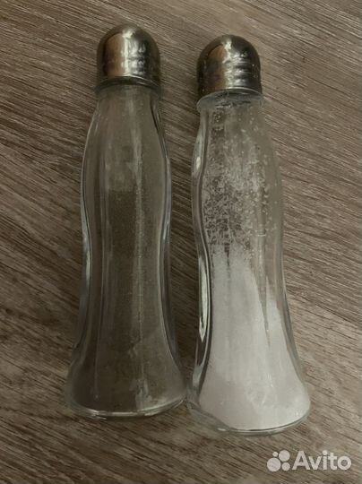 Перечница и солонка