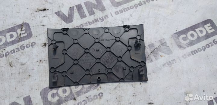 Накладка декоративная Volkswagen Golf 5