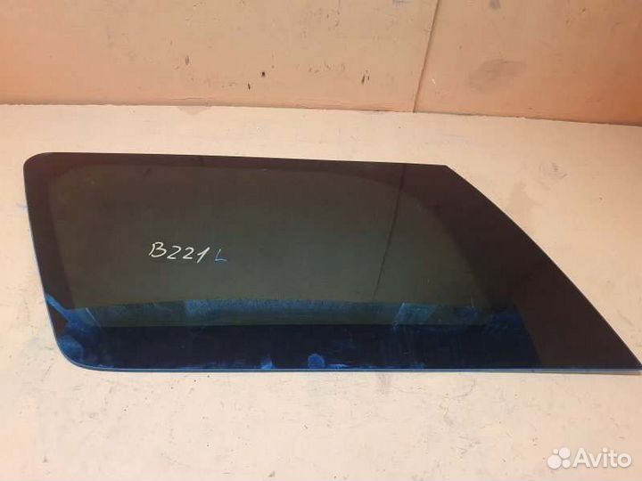 Форточка багажника задняя левая Cadillac Escalade