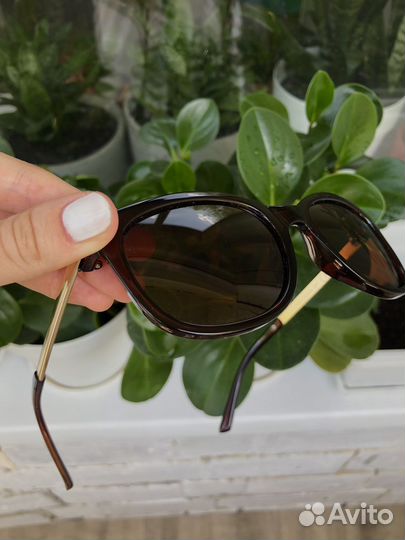 Солнечные очки женские