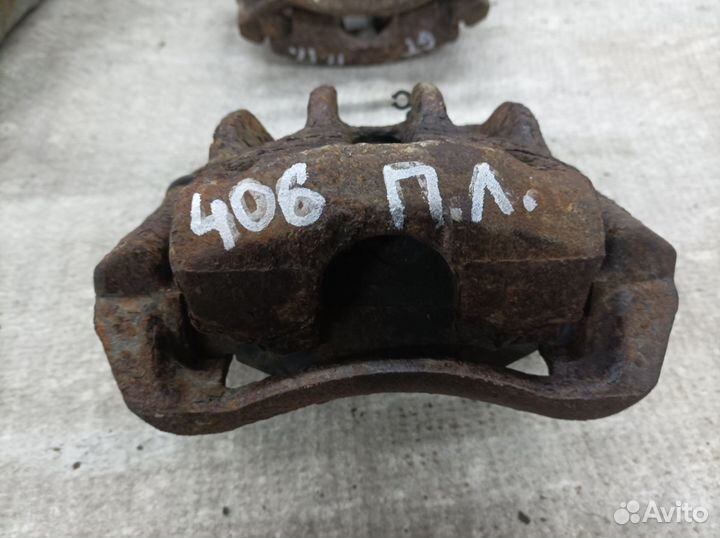 Суппорт передний правый левый Peugeot 406 HDi