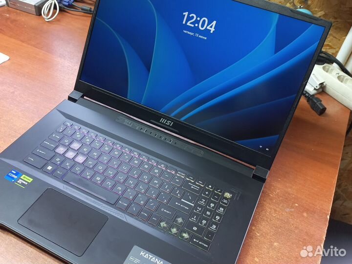 Ноутбук игровой MSI Katana 17 B12V