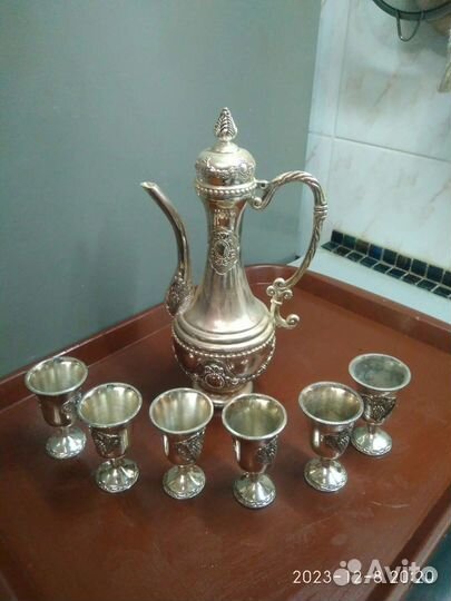 Кувшины и графины