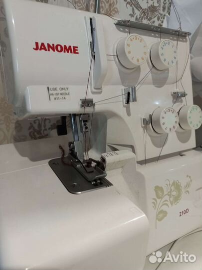 Оверлок Janome 210d