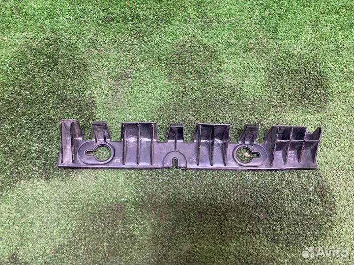 Направляющая бампера задняя левая Renault Logan 1