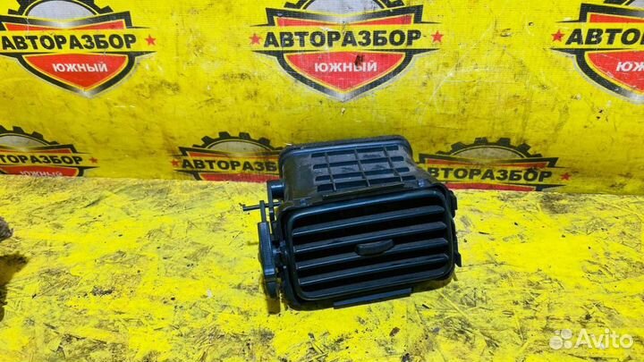 Дефлектор воздушный правый Mitsubishi Lancer 9