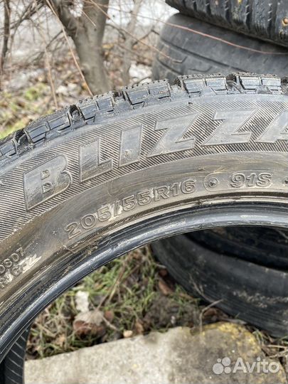 Bridgestone Blizzak Revo GZ 205/55 R16