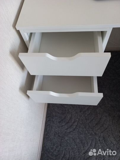 Письменный, компьютерный стол