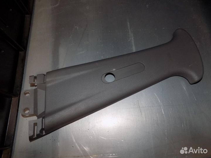 Обшивка стойки Gentra II 2013-2015