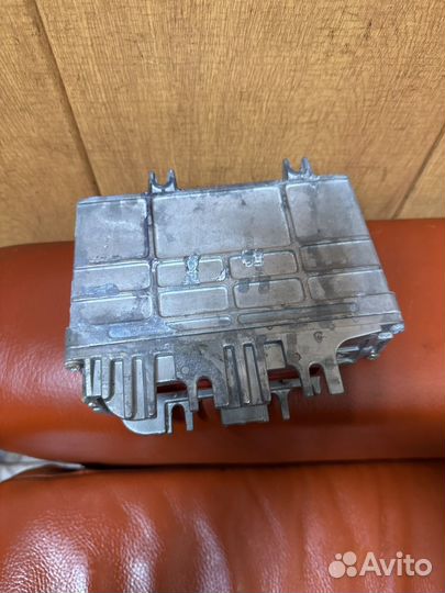 Audi 80 b4 блок управления двигателем