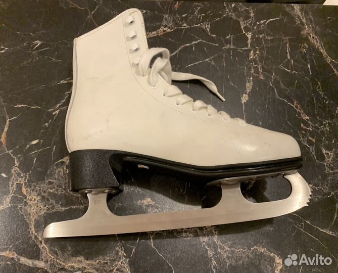 Коньки фигурные размер 36 кожаные