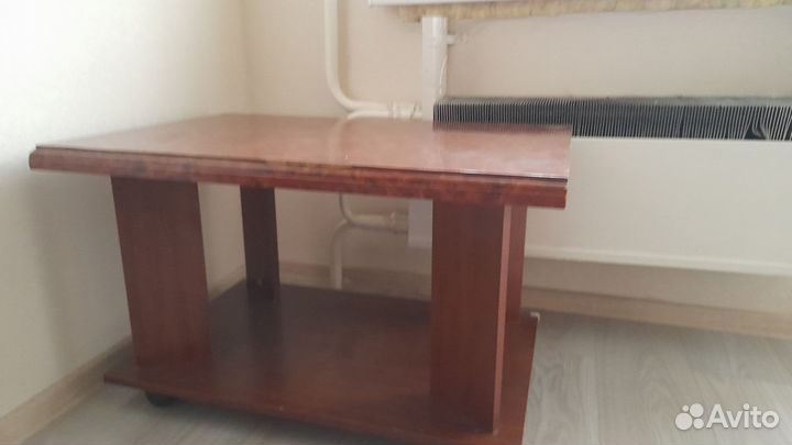 Журнальный столик на колесах бу