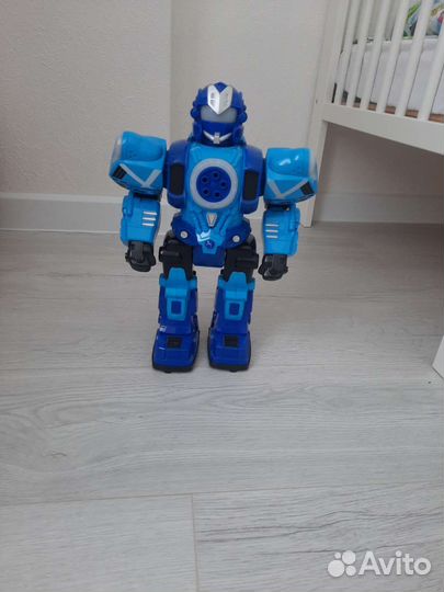 Игрушка робот с пультом