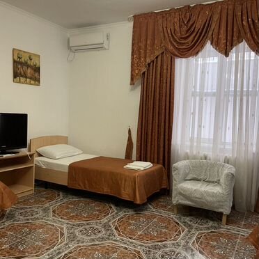Комната 100 м², 1/5 эт.
