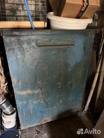 Мусорный бак металлический